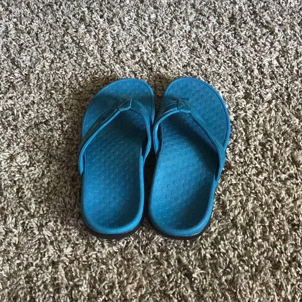 Vionic Tide II Turquoise Sz 6 Flip Flops EUC
